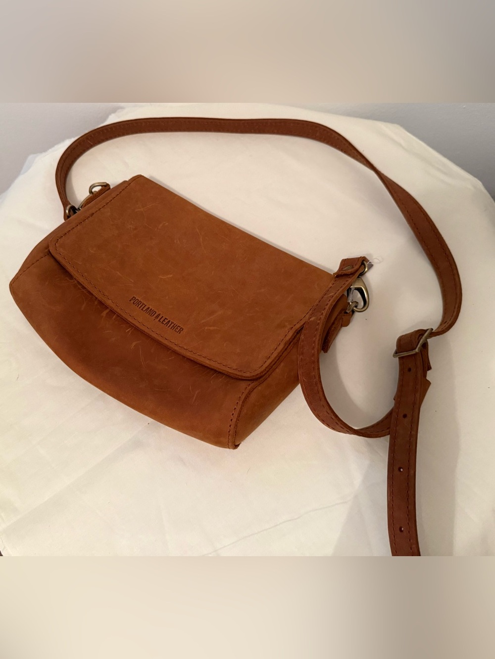 Portland Leather Brown Metro Crossbody Bag - Picture 2 of 5